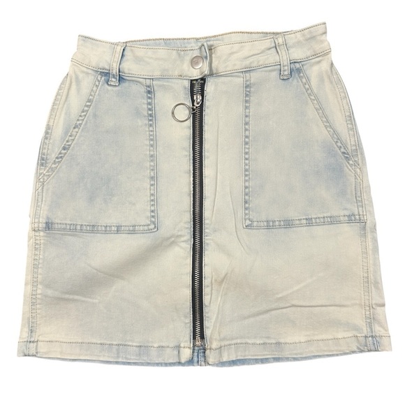 Arizona Jean Company Dresses & Skirts - Arizona Jean Company Y2K Denim Mini Skirt Ring Zip Front Light Wash Sz 3